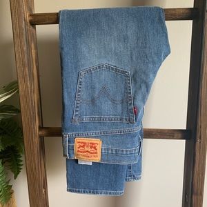 Levi’s Boyfriend Low Rise Jeans